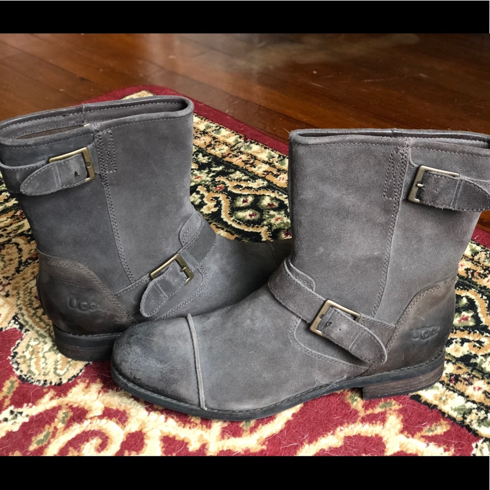 Ugg boots never worn